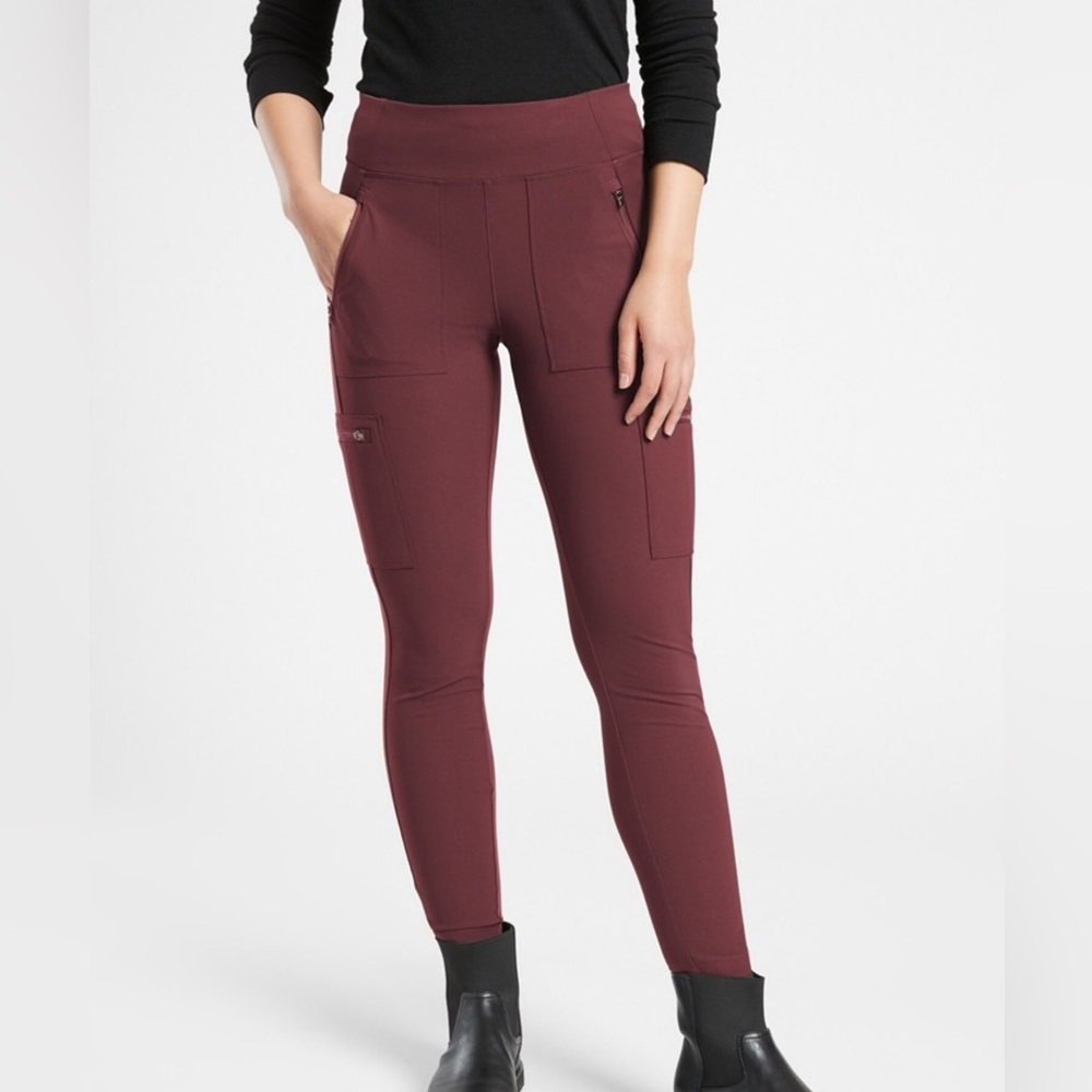 Athleta Headlands Hybrid Hi Rise Cargo Legging